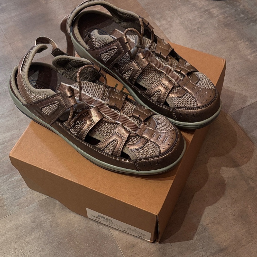 Orthofeet Metallic Brown Women's Sandals size 10 wide